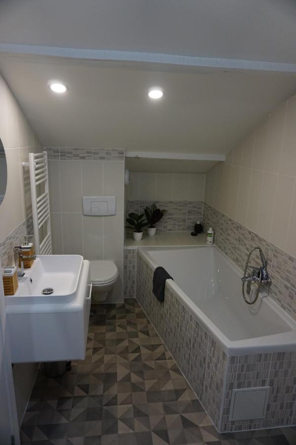 Appart Cosy 4 Personnes Avec Terrasse La Roche-sur-Yon Exterior foto